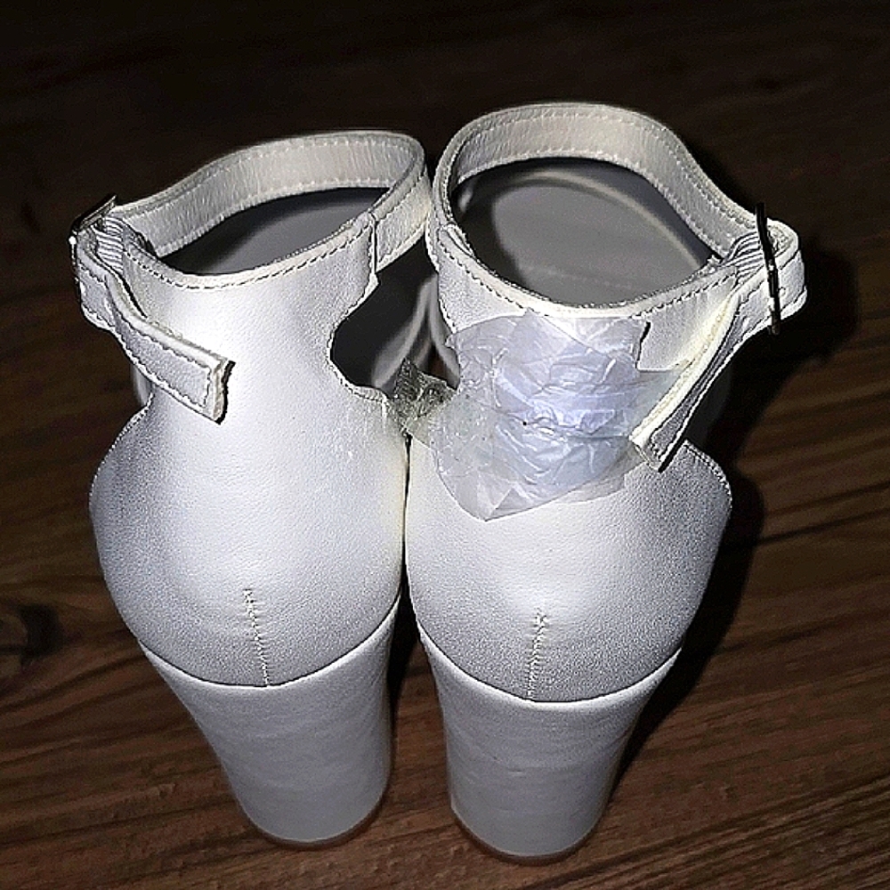Women's White Chunky Heel NWOT - Picture 6 of 6
